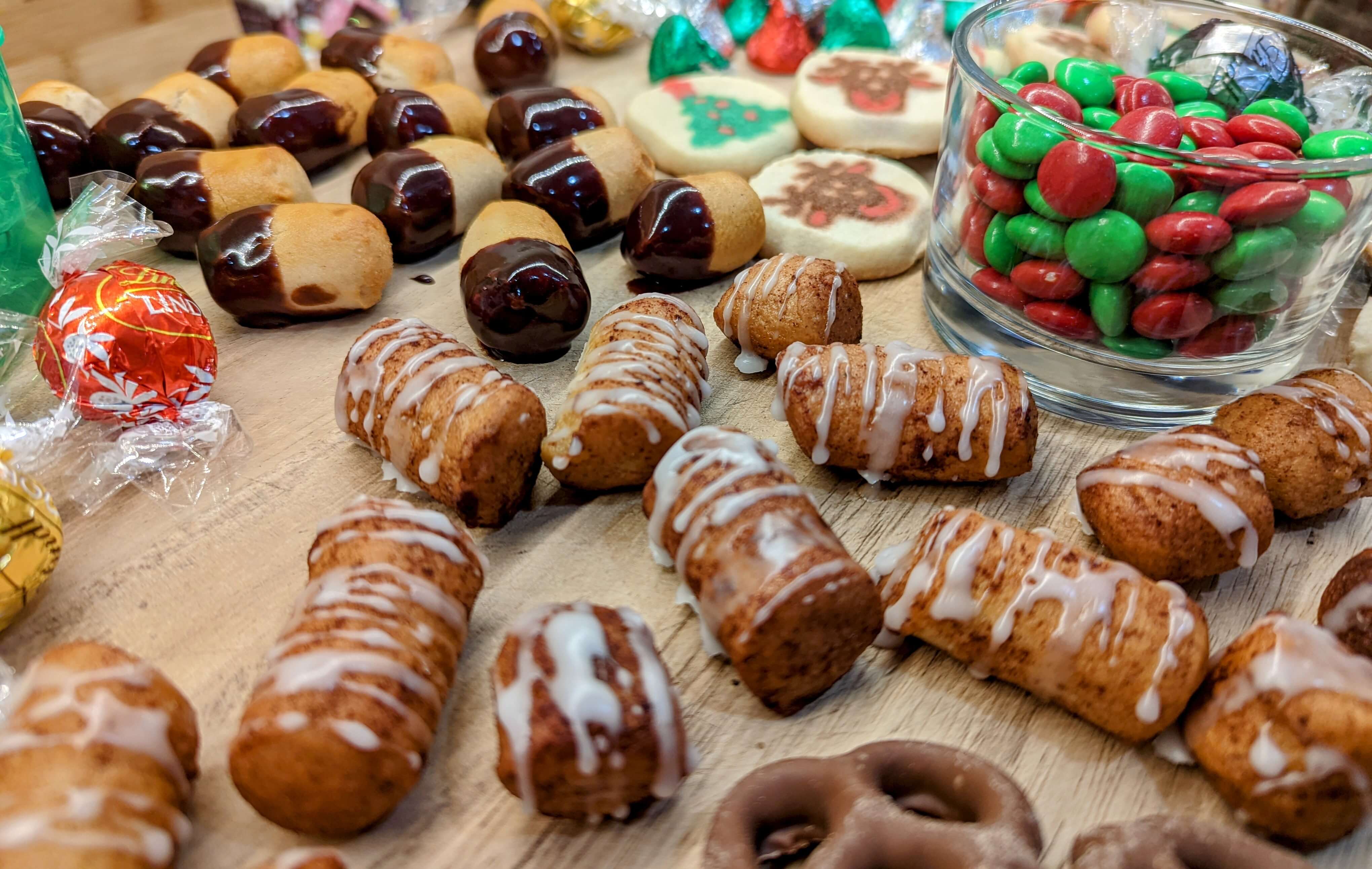 Gluten Free Soft Pretzel Dessert Board

        | The Greater Knead